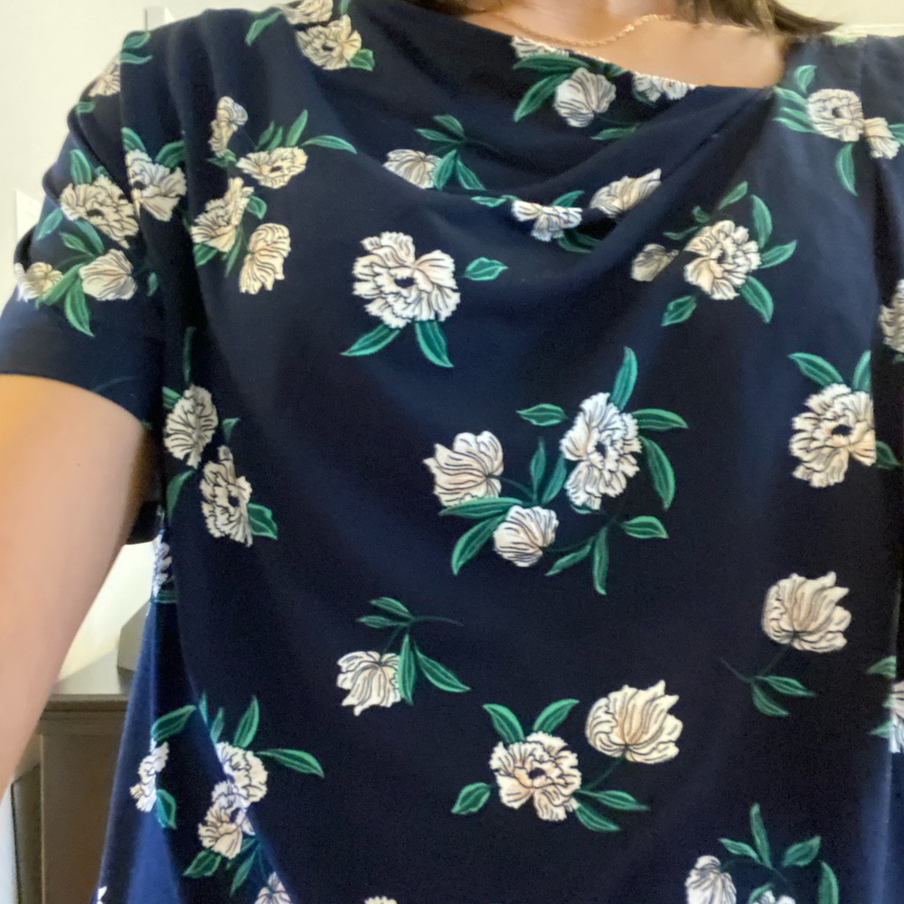 Banana Republic asymmetrical neckline top - Picture 5 of 7